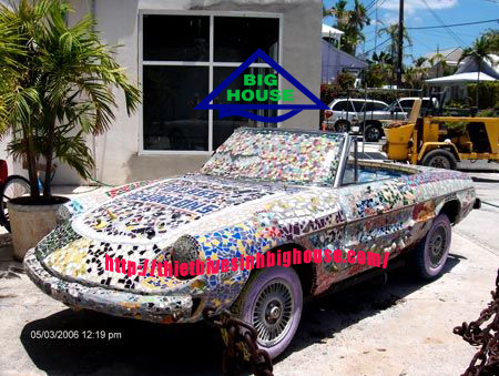 Độc đáo: Chiếc ô tô trang trí bằng gạch ốp lát cao cấp