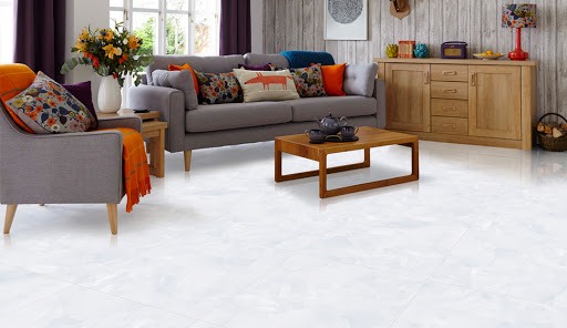 Phòng khách của nhà bạn sẽ trở lên ấm cúng hơn với gạch lát nền Tây Ban Nha 60×60 NAIROBI PERLA